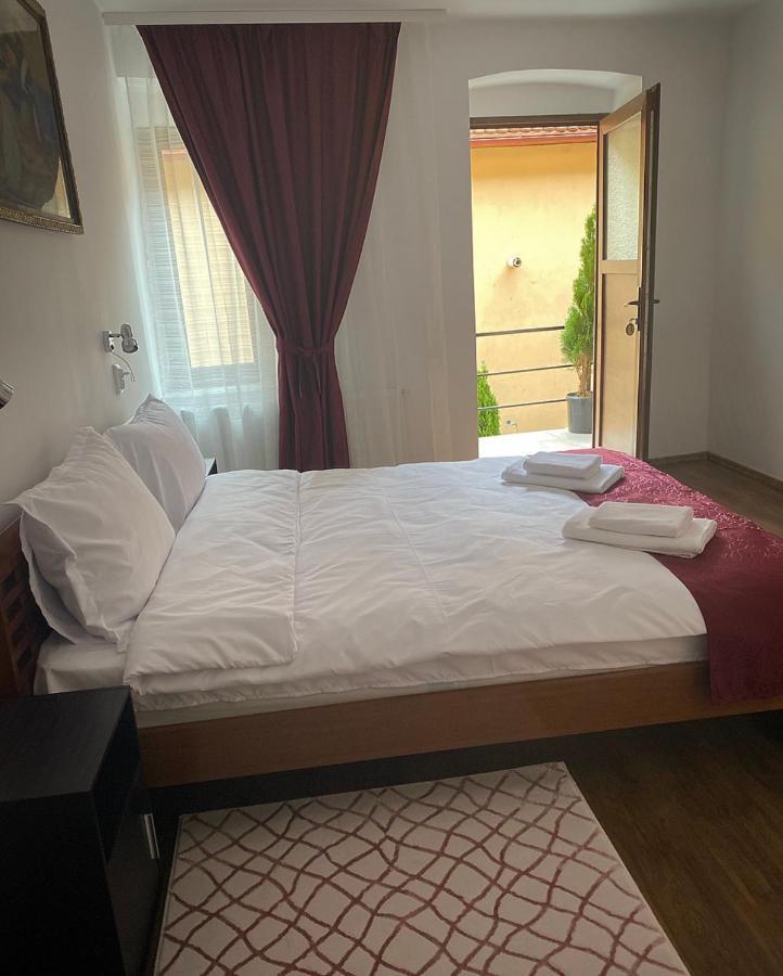 Ullysses Guest House Брашов Екстер'єр фото